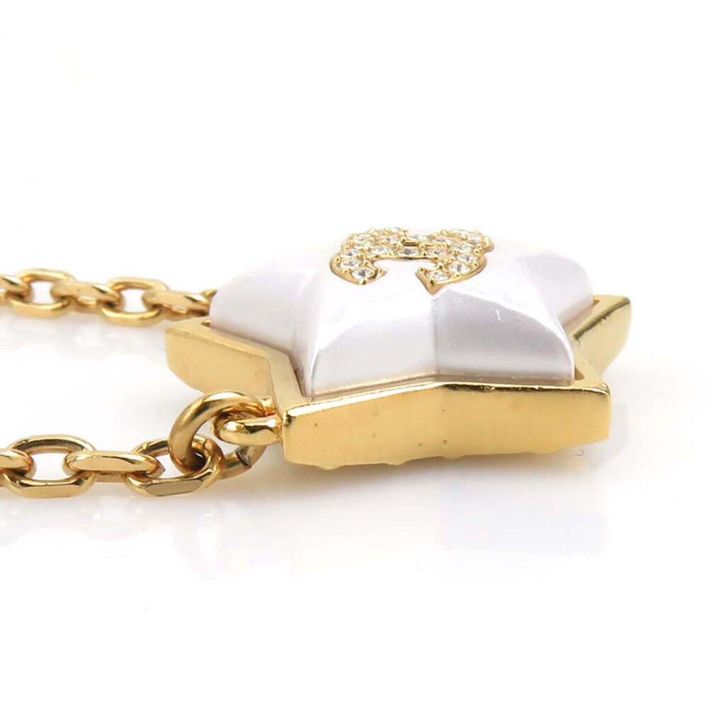 CHANEL Authentic White Necklace - Picture 2 of 5